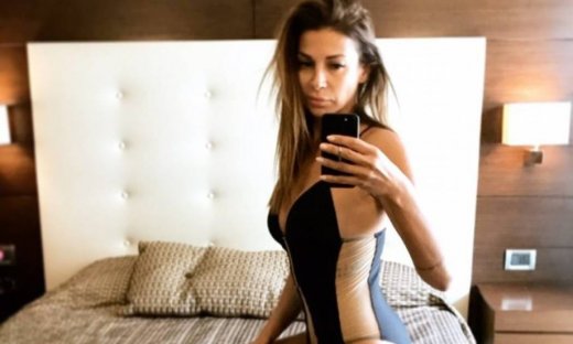 Survivor 2: Κολάζει με καυτά εσώρουχα στο κρεβάτι η Χατζίδου (photos)