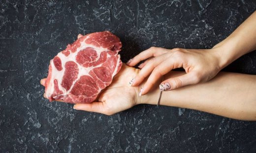 Κόκκινο κρέας: Γιατί πρέπει να το αποφεύγουν οι γυναίκες
