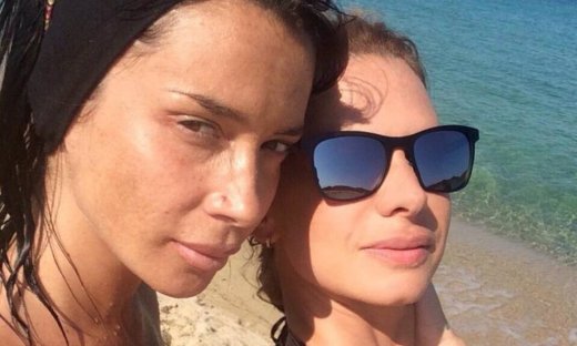 Πάολα. Πάσχα στη Χαλκιδική και ολονυκτία στον τάφο του πατέρα της (Nassos blog)