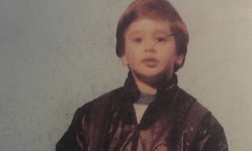 Πρωταγωνιστής το Τατουάζ ο μικρούλης της φωτογραφίας