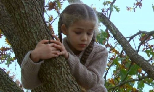 Elif: Η Μελέκ είναι τρομερά ανήσυχη και αποφασισμένη να πάρει την κόρη της πίσω