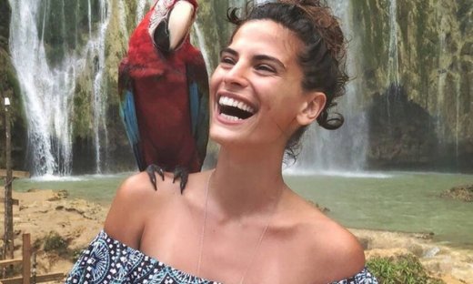 Aloha vibes: Η Χριστίνα Μπόμπα με αυτήν της τη φωτό μας έφερε ένα βήμα πιο κοντά στο καλοκαίρι