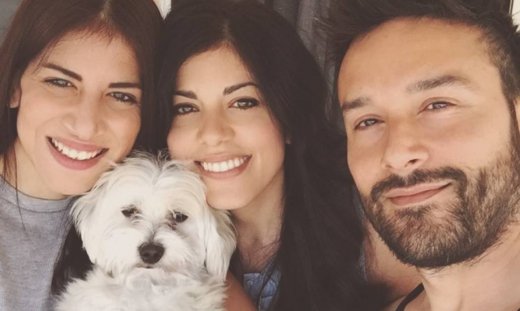 Ο Παναγιώτης Ραφαηλίδης και οι κούκλες αδελφές του