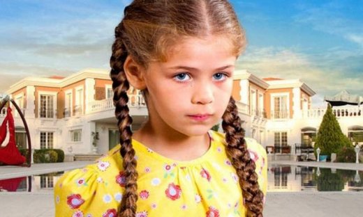 Elif: Ο Σελίμ βλέπει τη Μελέκ να φεύγει από τη σχολή και προβληματίζεται