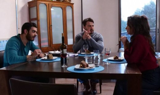 Το τατουάζ: Ο Στέφανος απειλεί να καταδώσει τον Σάκη