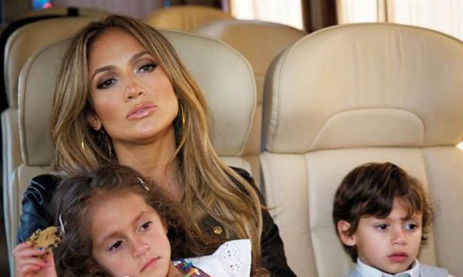 Διάσημες μαμάδες που κάνουν μαμαδίστικα πράγματα με τα παιδιά τους (pics)