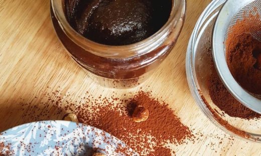 Homemade πραλίνα φουντουκιού με λίγες θερμίδες και 3 υλικά