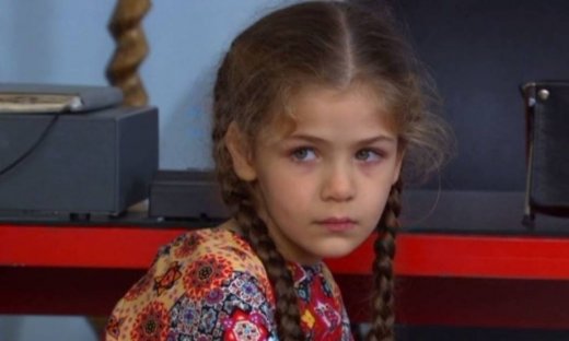 Elif: Ο Σελίμ συνειδητοποιεί πως παρακολουθείται