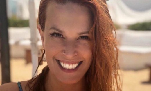 Η Σίσσυ Χρηστίδου ποζάρει με μαύρο μαγιό φανερά αδυνατισμένη!