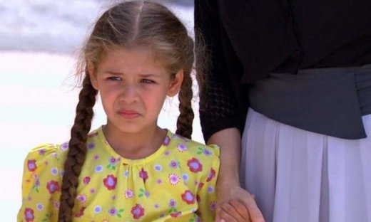 Elif: Η Αρζού του λέει πως η Μελέκ έστειλε την Ελίφ στο κτήμα