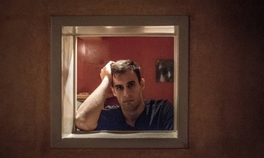 Γιάννης Ρούσσος: «Αδυνατώ να αποχωριστώ οτιδήποτε με το οποίο έχω δεθεί συναισθηματικά»