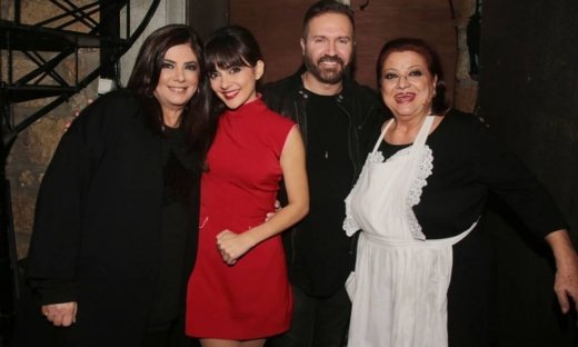 Τζέσυ Παπουτσή: Η Βάσια Παναγοπούλου αφιέρωσε την αποψινή παράσταση στο Χυτήριο στη μνήμη της