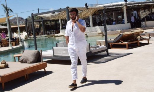 Διακοπές και… business στην Μύκονο για τον Μάνο Γαβρά