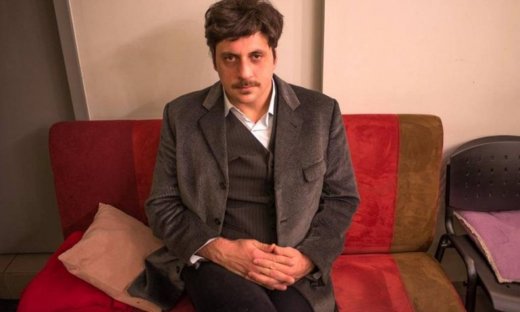 Γιώργος Χρυσοστόμου: «Το κουτσομπολιό καταστρέφει τη σάτιρα»