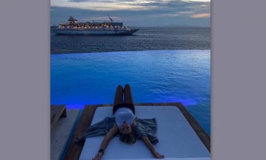 Κωνσταντίνα Σπυροπούλου: Νύχτες στην Μύκονο