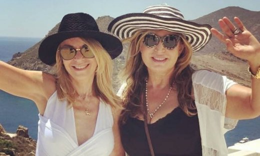 Έλλη Στάη: Κάνει διακοπές με σκάφος γυρίζοντας τα νησιά με φίλους της