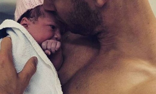 Ο star του Game of Thrones έγινε μπαμπάς και η κόρη του είναι απλά υπέροχη