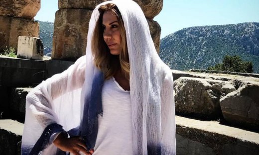 Στέλλα Γεωργιάδου: Δείτε την να ποζάρει με μαγιό (αρετουσάριστη φωτό)