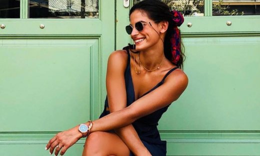 Tropical beauty: Η Χριστίνα Μπόμπα στην πιο καλοκαιρινή και sexy της εμφάνιση