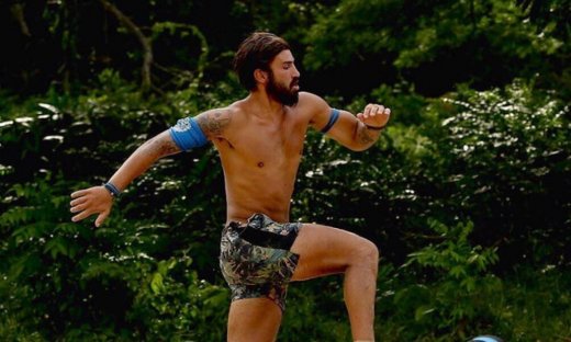 Ο Ηλίας Γκότσης ανέβασε φωτογραφία με τον αδερφό του & δεν μπορούμε να ξεχωρίσουμε ποιος είναι ποιος