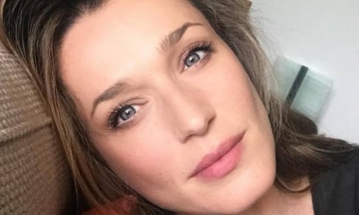 Συγκλονίζει η Ζυγούλη: «Ο πατέρας μου σώθηκε από τις φλόγες μέσα σε ένα φρεάτιο με νερό»