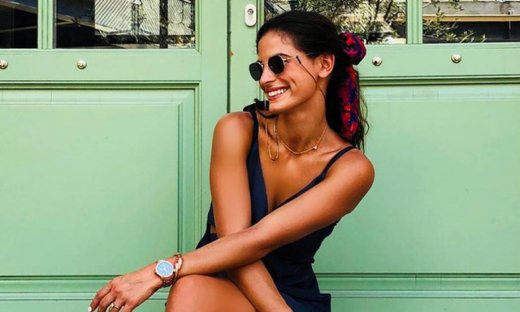 Η Χριστίνα Μπόμπα με μαγιό, χωρίς ίχνος photoshop στην Μύκονο