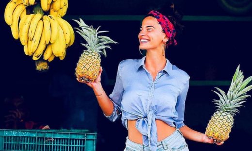 Η μαμά, η αδερφή και η θεία της Χριστίνας Μπόμπα ποζάρουν με μπικίνι και εντυπωσιάζουν