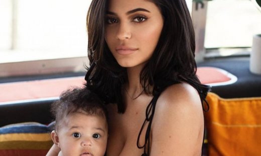 Το βίντεο με την κόρη της Kylie Jenner να χορεύει έγινε δίκαια viral