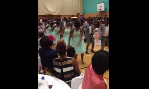 Ο χορός που έκλεψε την παράσταση σε γάμο θα σας τρελάνει κι εσάς