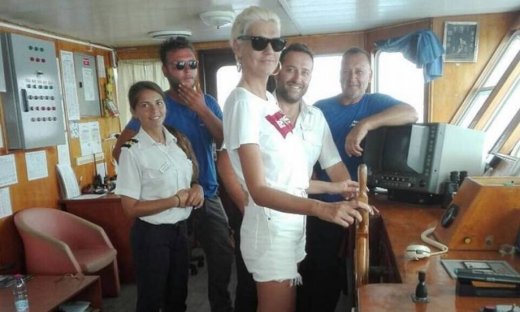 Η Σάσα Σταμάτη... καπετάνισσα!