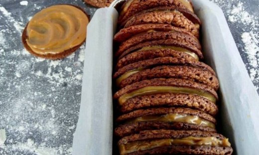 Brownie cookies γεμιστά με καραμέλα γάλακτος