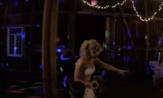 Όταν το πέταγμα της ανθοδέσμης «στραβώσει»… κάποιος ήρωας θα βρεθεί