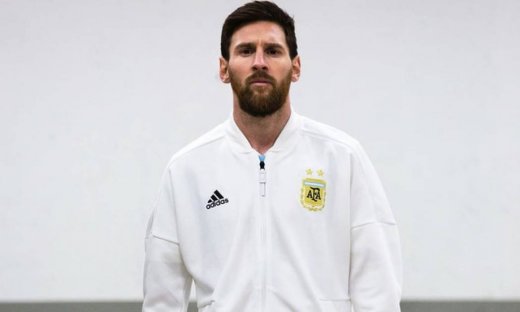 Ο Λιονέλ Μέσι πηγαίνει τους γιους του στο σχολείο (pics)