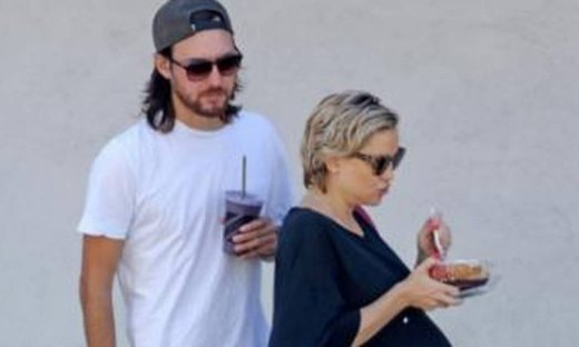 Kate Hudson: Η χαλαρή της βόλτα για street food λίγο πριν γεννήσει