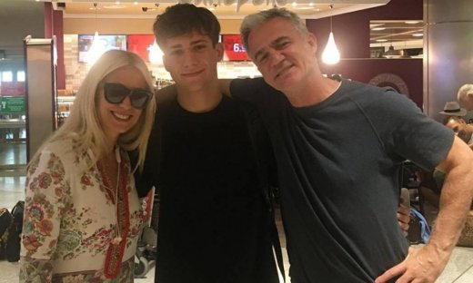 Μπακοδήμου - Αργυρόπουλος: Αποχαιρέτησαν τον 18χρονο γιο τους που έφυγε για σπουδές