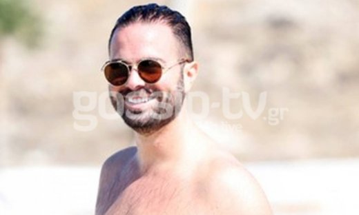 Ηλίας Βρεττός: Στη Μύκονο για τις τελευταίες βουτιές! Στα καλύτερά του μετά το σοβαρό τροχαίο!