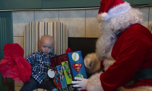 Τα Χριστούγεννα ήρθαν το Σεπτέμβριο αλλά κανείς δεν γιορτάζει σε αυτήν την πόλη του Οχάιο