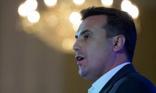 Στην κόψη του ξυραφιού το μέλλον των Σκοπίων: Εκλογές ΤΩΡΑ ζητά η αντιπολίτευση, υπομονή ζητά ο Ζάεφ