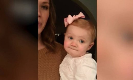 Αυτή η αξιολάτρευτη μικρή προσπαθεί να μιμηθεί τη μαμά της αλλά…