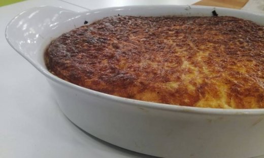 Αφράτη ομελέτα με σύγκλινο και γραβιέρα