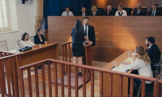 Το τατουάζ: Όσο η δίκη συνεχίζεται, η θέση της Όλγας γίνεται ακόμα πιο δύσκολη