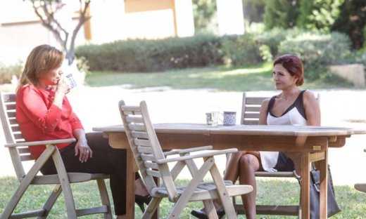 Γυναίκα χωρίς όνομα: Η Έλλη παροτρύνει τον Κωστή να κάνουν τρίτο παιδί