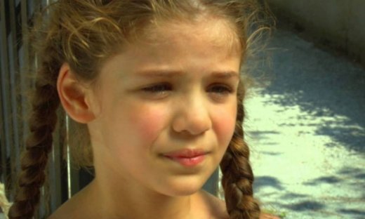 Elif:  Η Μελέκ ζητάει από τον Σελίμ να φιλοξενήσουν την Ελίφ