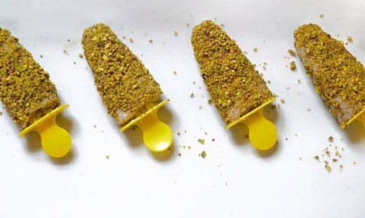 Popsicles με μπανάνα & φυστίκια Αιγίνης