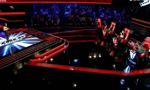 The Voice: Ο Μουζουράκης πάτησε το κουμπί αλλά η καρέκλα γύρισε ξανά πίσω- Δείτε τι συνέβη