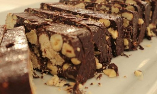 Σοκολατένιος κορμός με χαλβά