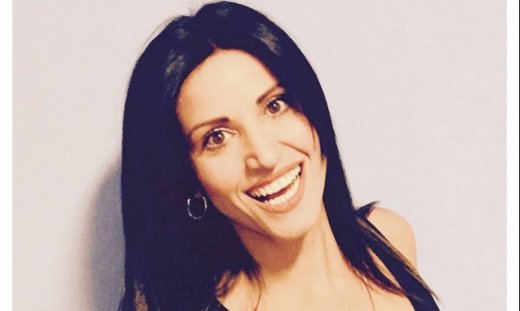 Σοφία Παυλίδου: Η σέξι πόζα κάτω από τα σκεπάσματα!