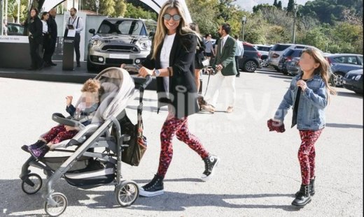 Κατερίνα Λάσπα: Βόλτα με τα παιδιά της! Όλες τους στιλάτες!