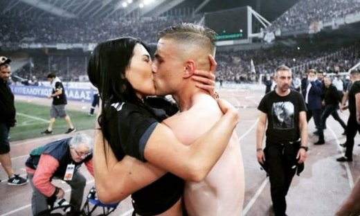 Η δημόσια ερωτική εξομολόγηση του Πέλκα στη σύντροφό του (pics)