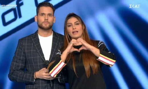 The Voice: Δεν φαντάζεστε πού έστειλε φιλιά η Παπαρίζου από τη σκηνή!